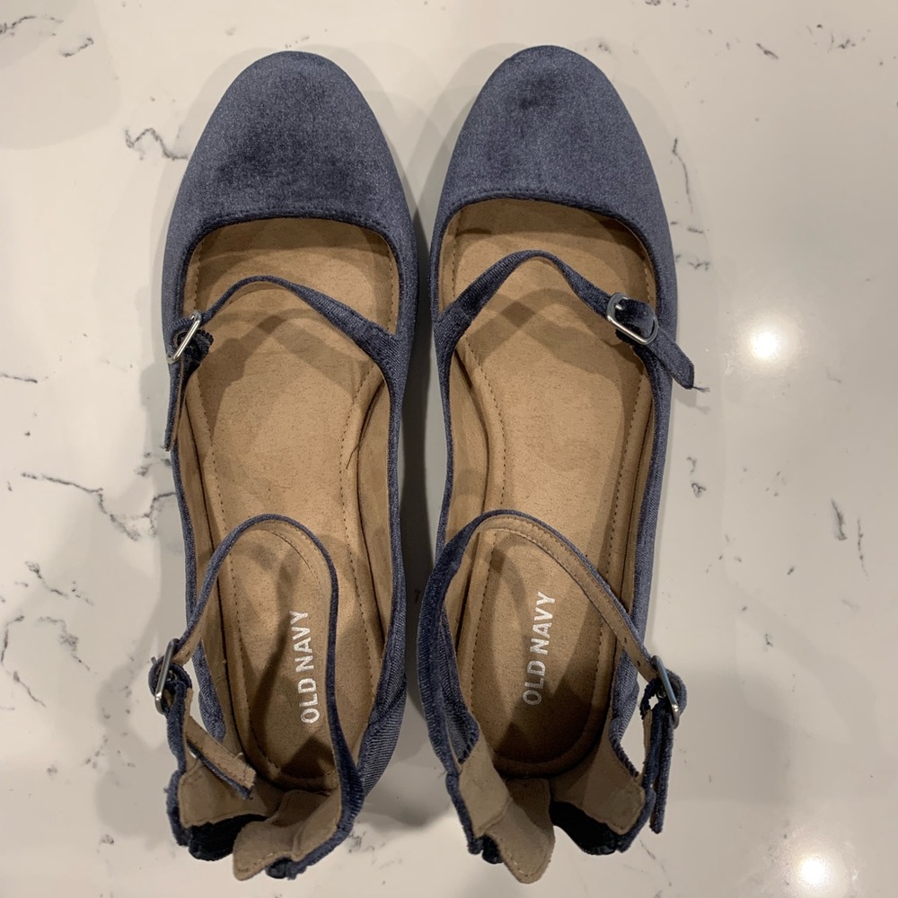 Old Navy grey suede flats new without tags